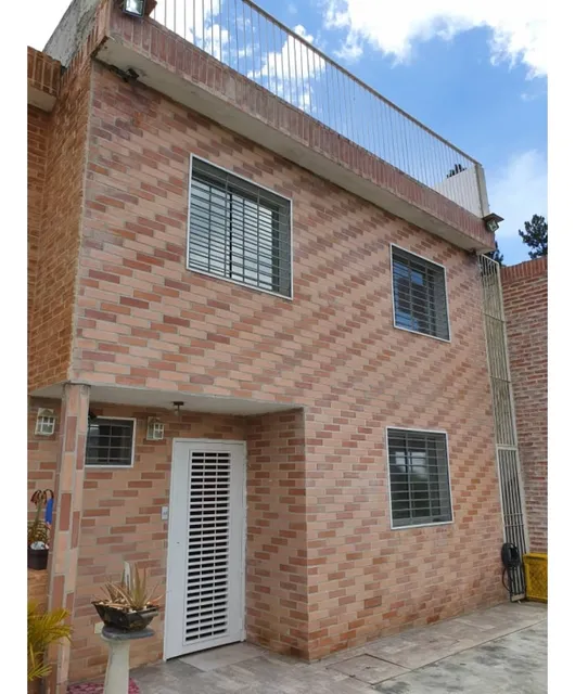 Casa Tipo Townhouse En Venta Res. El Pinar Lomas De Urquia Carrizal