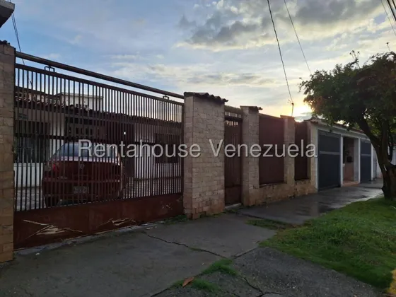 Venta Acogedora Y Comoda Casa De Dos Niveles Con Un Estilio Unico Ubicada En La Urb Las Mercedes Cabudare  Agente Inmobiliario De Confianza Mehilyn Perez 