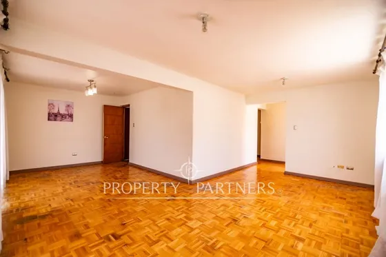 Casa Areyuna Espaciosa Con Excelente Ubicación, A ...