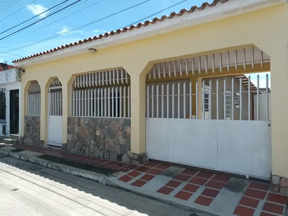  Casa En Urb. El Prado, Guacara Yc.
