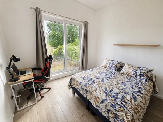 Studio Amoblado Con Patio Privado En Isla Teja