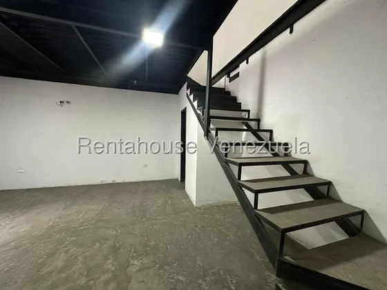 Erika Armeya Vende, Local Comercial En El Centro De Barquisimeto. Flex: 25-19648