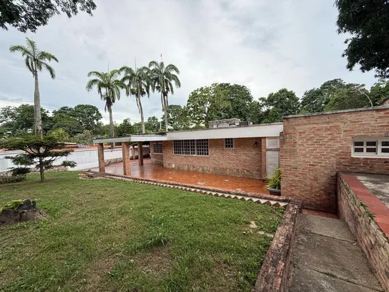 Lm Venta De Casa Urb. Trigal Centro Valencia Está Linda Casa Remodelada Está En Precio De Oportunidad Y Sigue Siendo Negociable  Ubicada En Calle Privada 