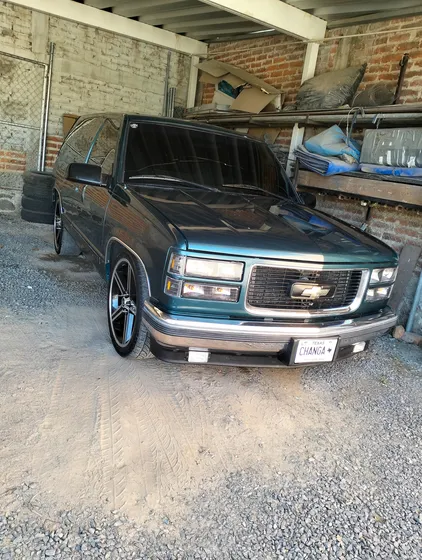 Vendo Silverado Suv 2500 Modelo 1997 Motor V8 5.7 Tbi