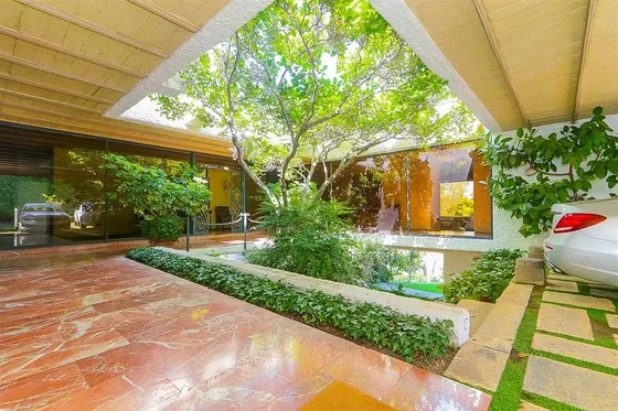 Casa En Venta De 6 Dorm. En Vitacura