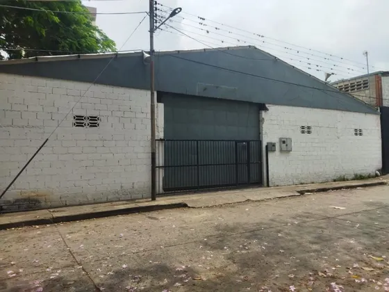 Galpon En Alquiler Av Bolivar Norte Valencia                       Jc-lp
