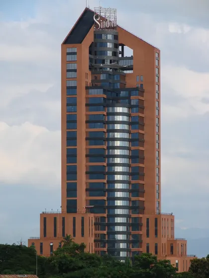 Se Alquila Fabulosa Oficina Recien Remodelada En Zona Vip De La Torre Sindoni, Piso Alto.013jsc