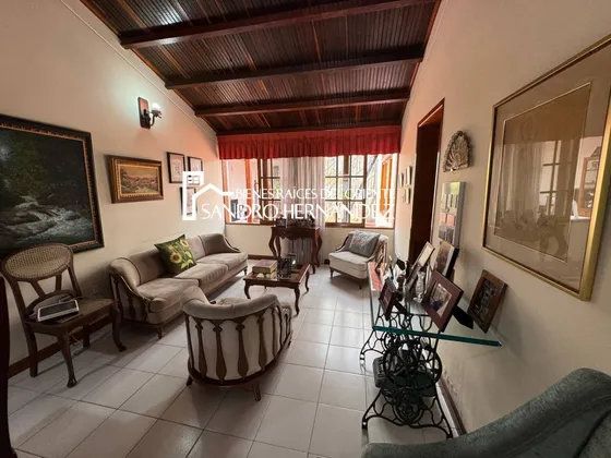 En Venta Impresionante Casa En Giron Santander, De Un Nivel Y  Con Garaje Techado.