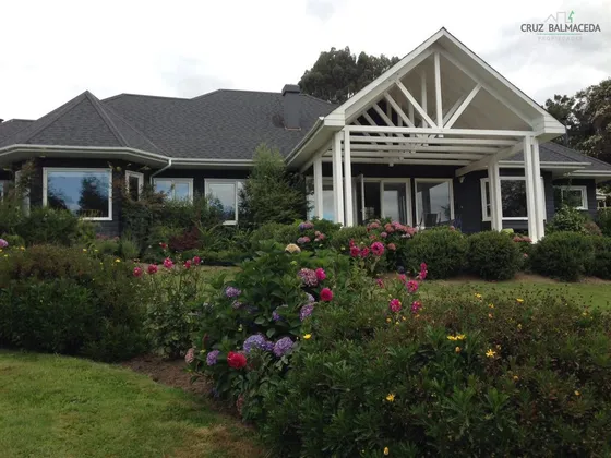 Casa En Venta De 4 Dorm. En Puerto Varas