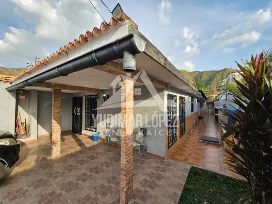 Amplia Casa En Venta Urb. Barrio Sucre, Maracay Edo. Aragua