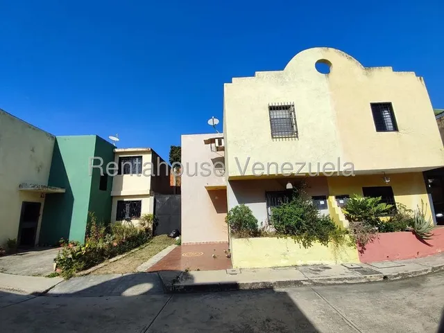 Yonny Silva Rentahouse Vende Townhouse En Bárbula Naguanagua Rcys 25-19569