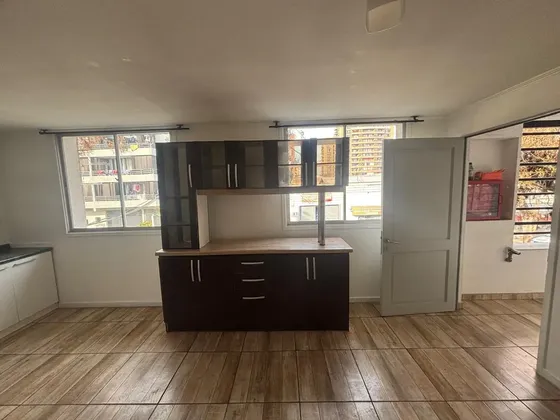 Arriendo Amplio Departamento Comuna De Santiago
