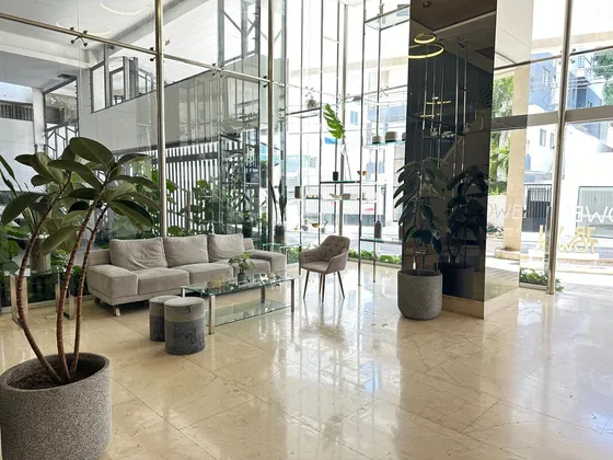 Espectacular Apartamento Con Vista Al Mar En Urbanización Real