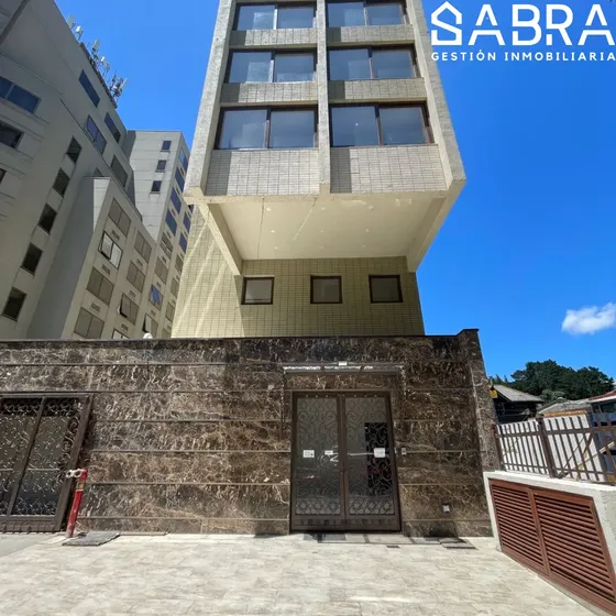 Se Vende Departamento Con Patio En Avenida Chacabuco