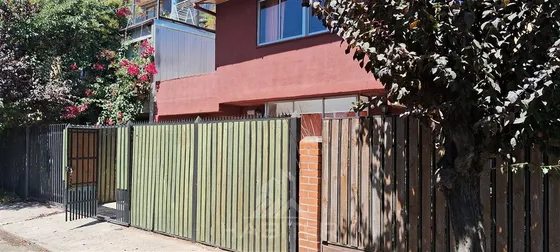 Casa En Venta De 3 Dorm. En Curicó