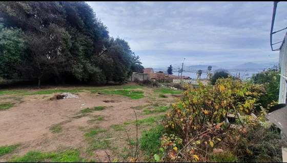 Vende Casa Con Gran Terreno De 3000 M2 En Quintero.