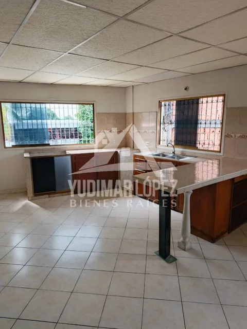 Ofrecemos En Alquiler Anexo En Barrio Independencia, Cerca Del Unicentro, Maracay 