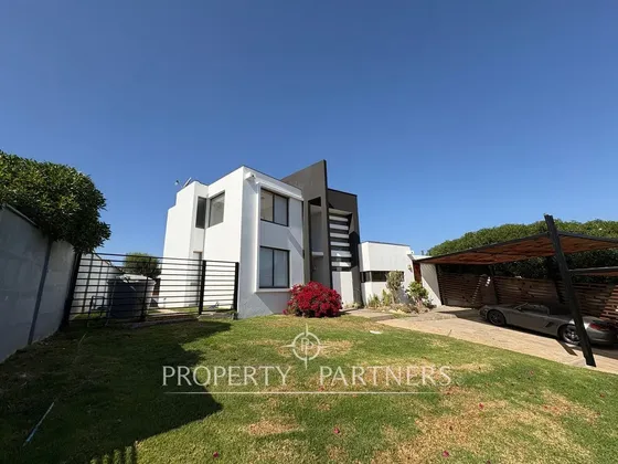 Casa En Arriendo En Mantagua Con Gran Quincho Int...