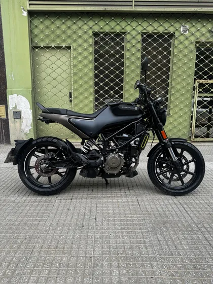 Husqvarna Svartpilen 200 2023