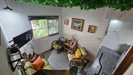 Los Palos Grandes. Casa Para Remodelar En Venta Mls #25-21168 Me