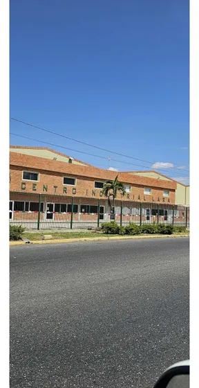 Se Alquila Galpon De 900 M2. Con Oficina Parque Industrial. Zona  1