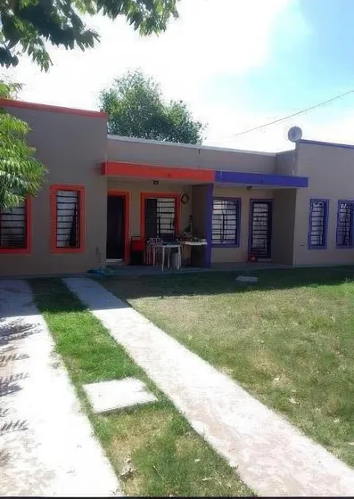 Casas En Venta - 2 Dormitorios 2 Baños - 250mts2 - Mar Del Tuyú