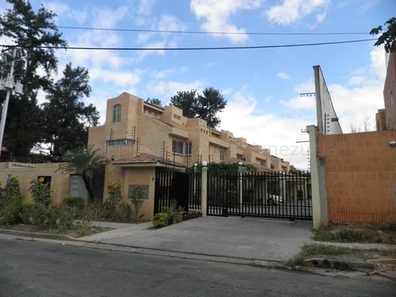 Jv Vende Vive Tranquilo Con La Comodidad De Centros Comerciales A Minutos De Tu Townhouse. 23-17568 May30