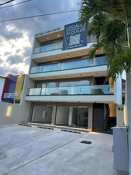Se Alquilan Locales Comerciales En Arroyo Hondo Planta Full