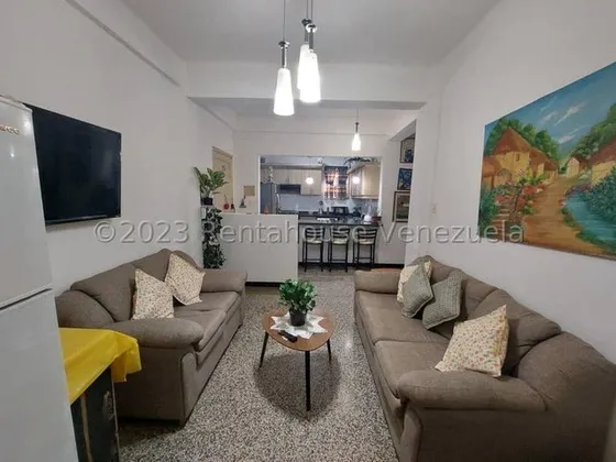 Bonito Apartamento, En Venta, Ubicado En La Candelaria. Ch.