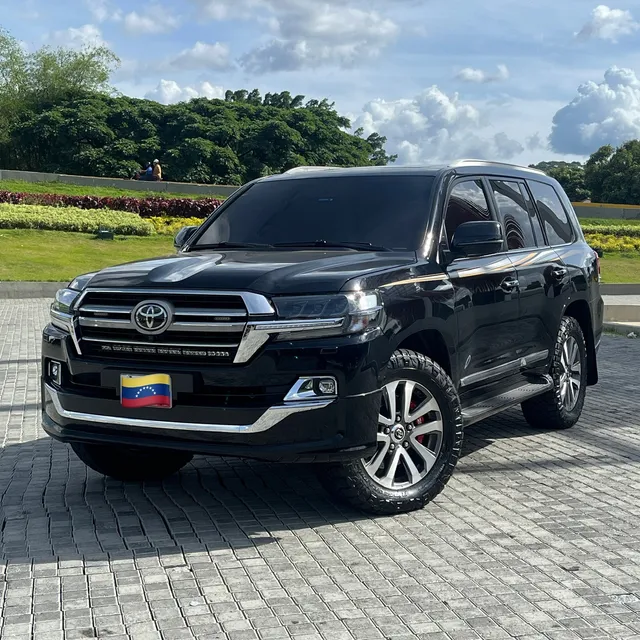 Toyota Land Cruiser 200