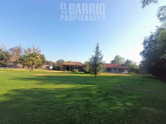 Casa En Venta De 4 Dorm. En Chicureo