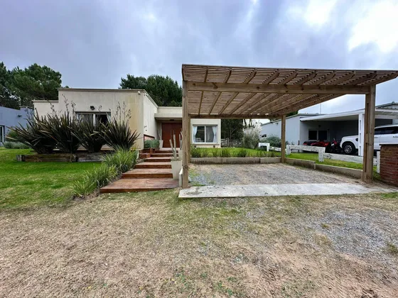 Casa En Venta - 4 Dormitorios 2 Baños - Pinamar