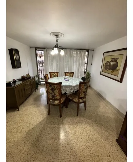 Casa En Venta En Laureles