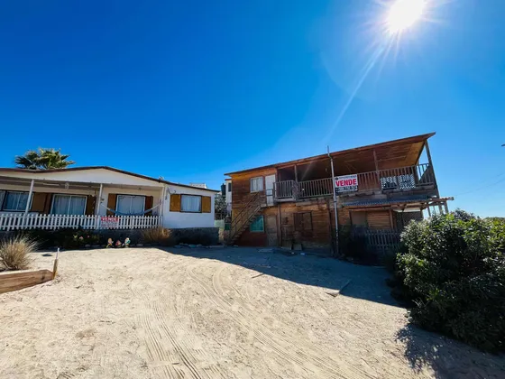 Excelente Oportunidad De Inversión En Zona Costera. 2 Casas