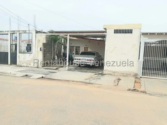 Casa En Venta Cabudare La Estancia Codigo 2 5  2  1   3  5  5 Mildred De Oportunidad Buscas Un Hogar Cómodo, Seguro Y Con Excelente Ubicación? Esta Casa En Calle Cerrada Con Portón Eléctrico