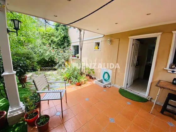 Casa En Venta De 3 Dorm Y 2 Bañ En La Comuna De El Bosque