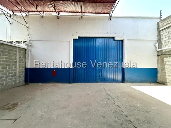 María Valera Trae Excelente Oportunidad De Alquilar Galpón De 700 Mtrs En La Zona Industrial I De Barquisimeto, Alto Tráfico Vehicular, Posee Áreas De Oficinas, Ideal Para Instalar Su Negocio.