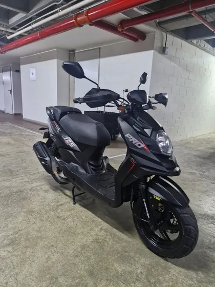 Akt Dynamic Pro 125 Modelo 2025 - 6100 Kilómetros