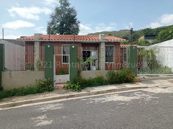 Vendo Hermosa Casa Ubicada En El Recreo La Victoria, Cód. 25-14252 Myc