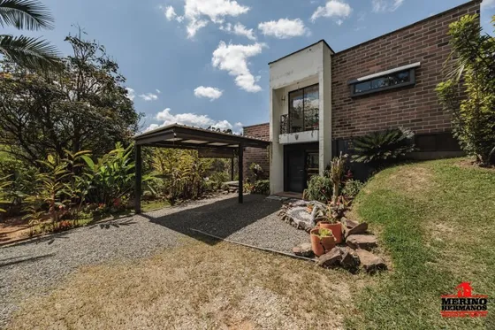 Casa-finca En Venta En Guarne - La Clarita