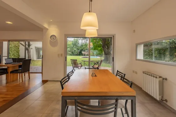 Casa En Venta Gonnet, 3 Dormitorios