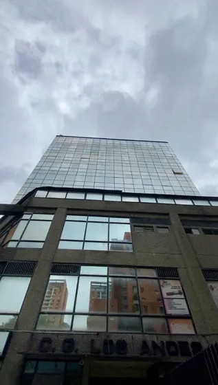 En Alquiler Oficina Espaciosa Y Con Excelente Ubicación En Urb. Boleíta Sur