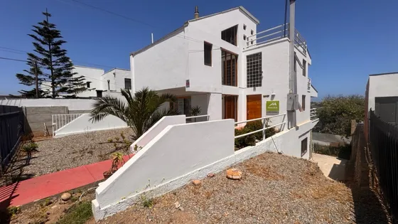 Se Vende Casa Con Exclusivo Diseño En Hormigon Y Fierro Avda