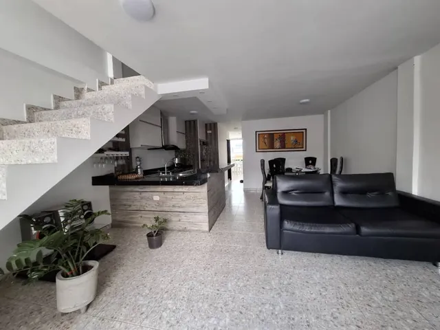 Casa En Venta Cerca De Los Agustinos (j)