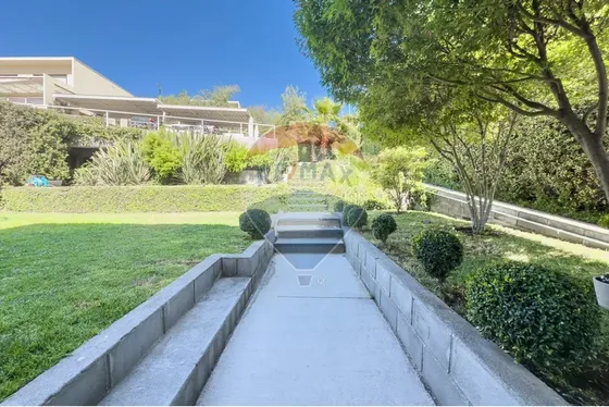 Colegio Monte Tabor, Everest, Con Jardin En Condo