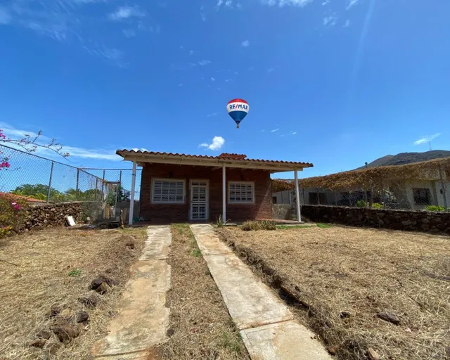 Re/max 2 Mil Vende Casa, En El Sector El Datil, Municipio Diaz, Isla De Margarita, Nueva Esparta