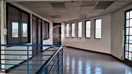 Bodegas Con Oficinas, Amplia Seguridad