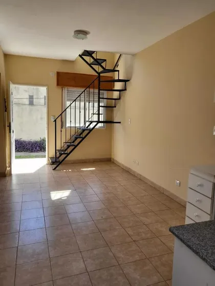 Dúplex En Venta - 2 Dormitorios 1 Baño - Cochera - 75mts2 - Esteban Echeverría