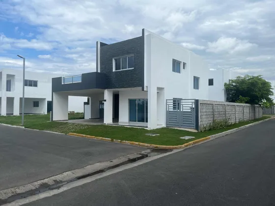 Quieres Invertir En Uno De Los Mejores Residenciales De Sc ?