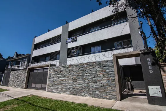 Departamento De 3 Ambientes Dúplex C/ Piscina - Parrilla - Patio - Lavadero - Escrituración Inmediata